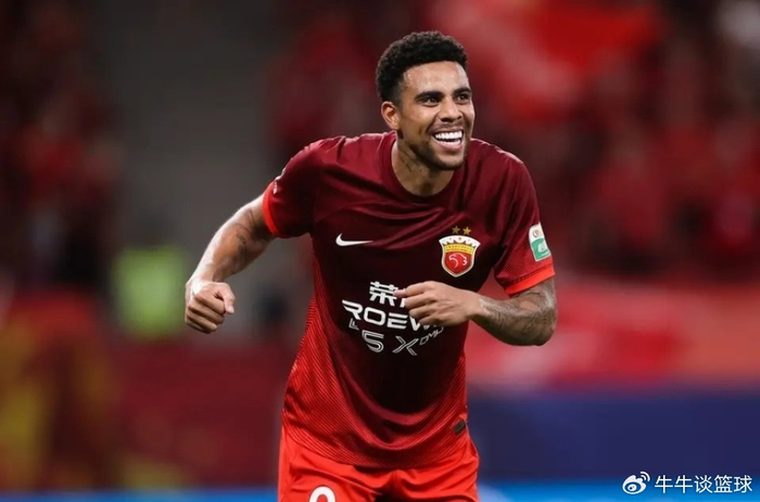 在线入口-淘到宝了！前中超铜靴自由身加盟河南队，或成上海海港夺冠的大麻烦|古斯塔沃|高中锋|路易斯-古斯塔沃|亚冠|广岛三箭_新浪体育_新浪新闻